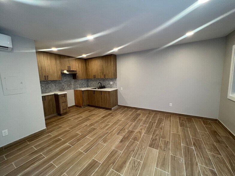 Building Photo - 20301 Cohasset St