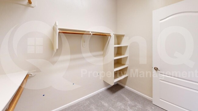 Building Photo - 11886 W Fontenelle Dr