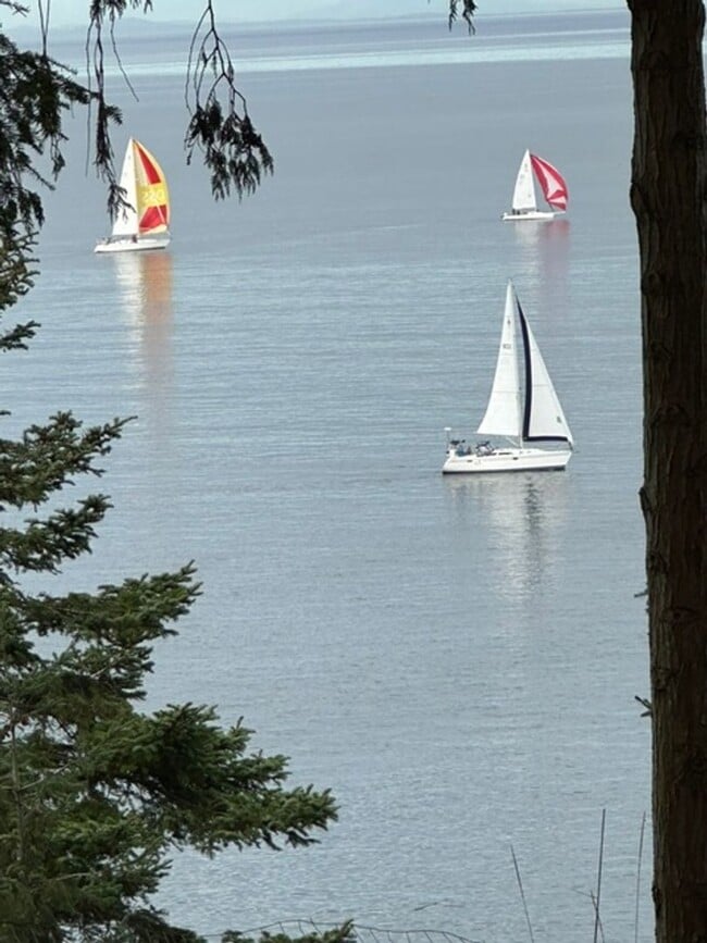 Building Photo - 392 Buck Loop Rd