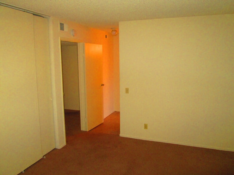 downstairs bedroom - 8192 Whitaker St