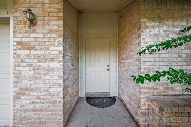 Building Photo - 7711 Del Glen Ln