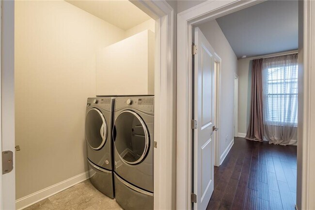 Building Photo - 4216 Deming Cir