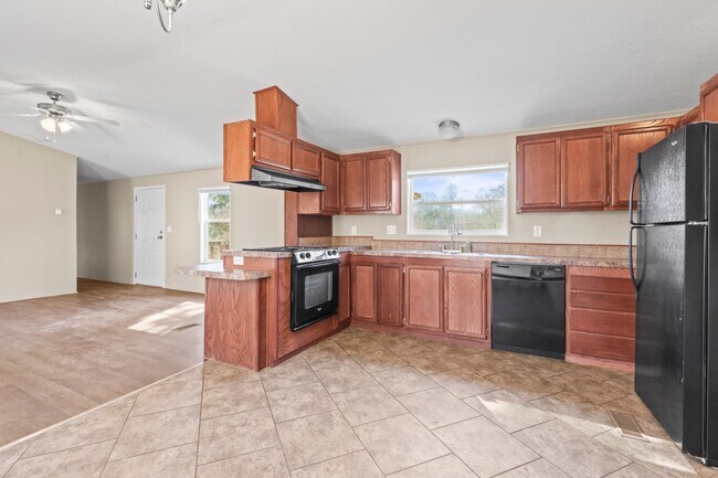 Building Photo - 15704 Country Way