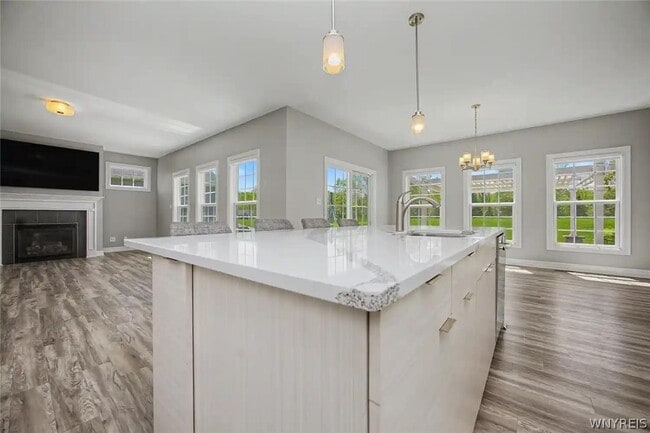Building Photo - 46 Eagleview Dr