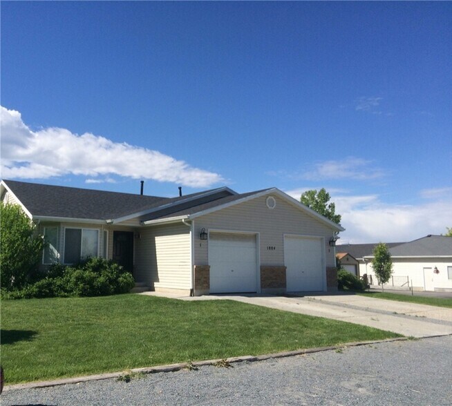 Building Photo - 1884 Shepard Ln