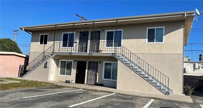 Building Photo - 8709 Lyndora St