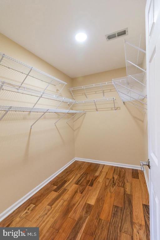 Building Photo - 823 S Haines Cir