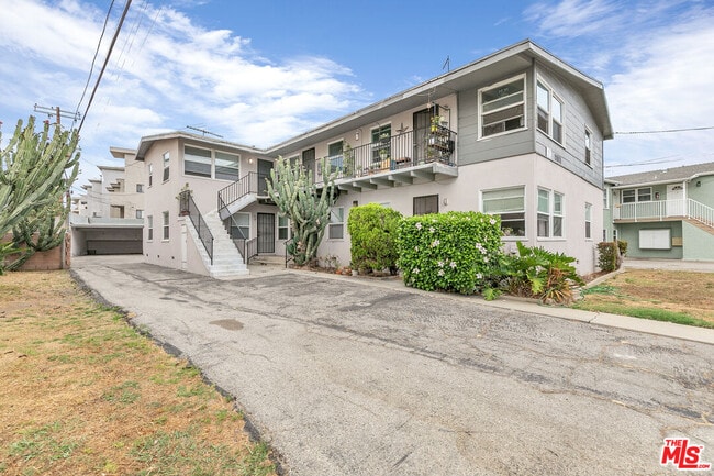 Building Photo - 12021 Louise Ave