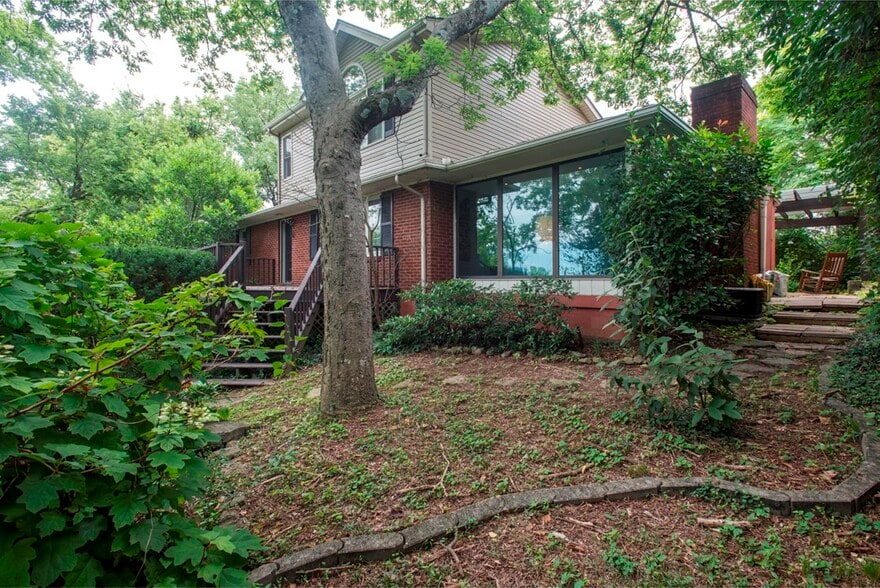 Front of House - 1803 Ashwood Ave