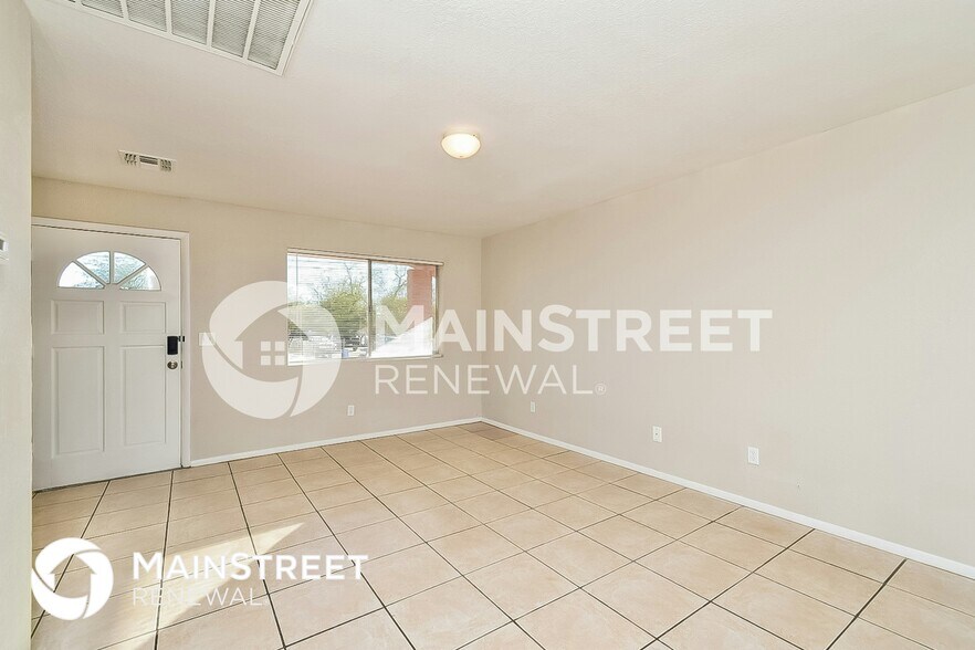Building Photo - 854 W Calle Matus