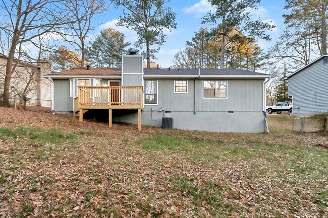 Building Photo - Renovated 3 Bedroom 2 Bath Home