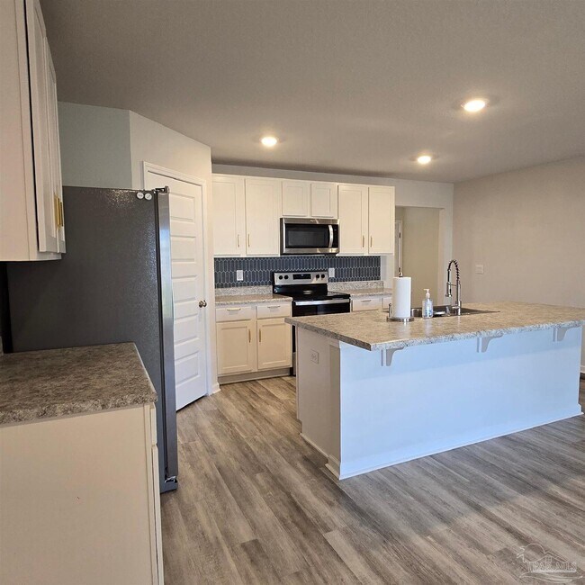 Building Photo - 4384 White Cedar Ct