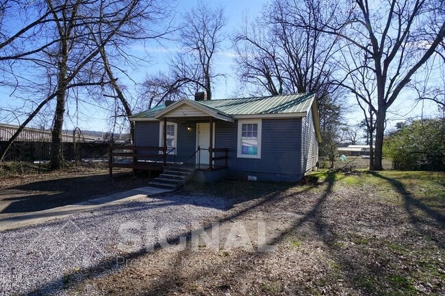Building Photo - 7837 Churchill Dr