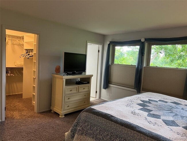 Building Photo - 5250 Bronco Dr