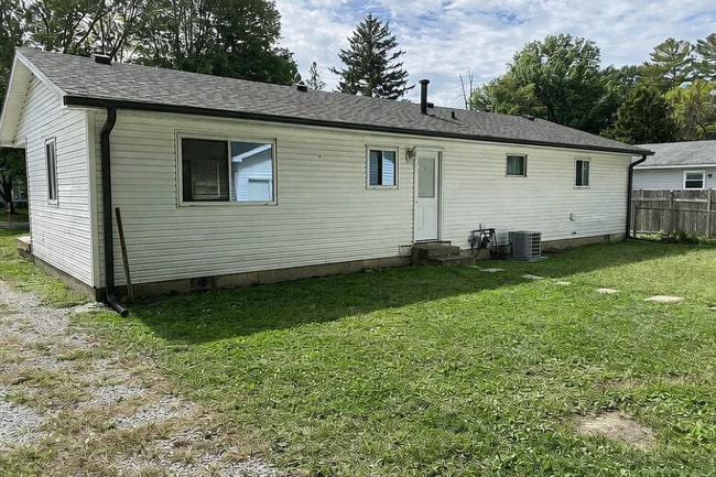 Building Photo - 2656 W 60th St