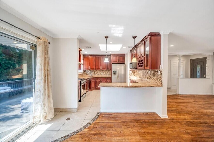 Building Photo - 51 Bellwood Dr