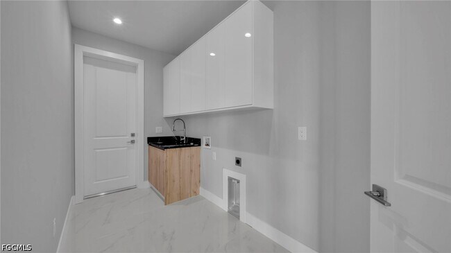 Building Photo - 1521 NW 37th Ave