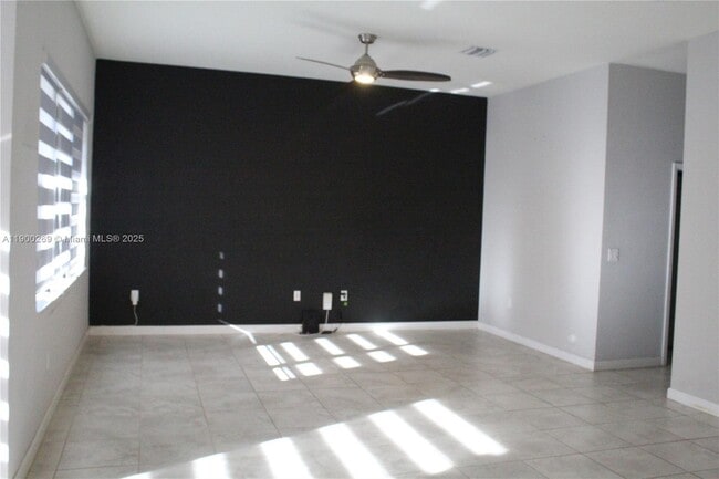 Building Photo - 25096 SW 118th Ave