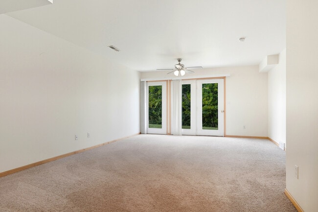 Building Photo - 8 Redtail Ct