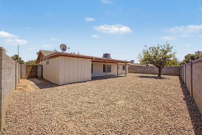 Building Photo - 12446 N 36th Dr
