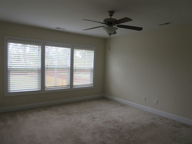 Building Photo - 403 Wolfe Ln