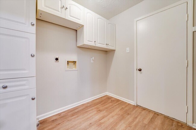 Building Photo - 21 E Brookberry Ct