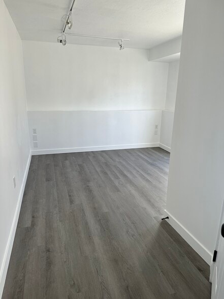 Building Photo - 614 N 550 E