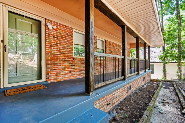 Building Photo - 2222 Lytle St SE