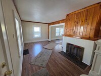 Building Photo - 210 N Midler Ave