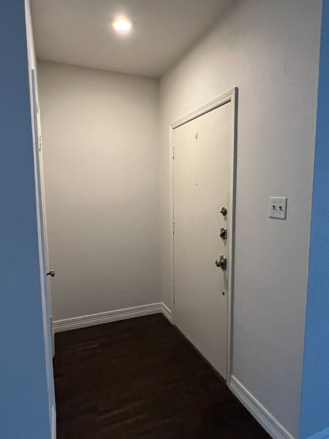 Building Photo - High Hollows