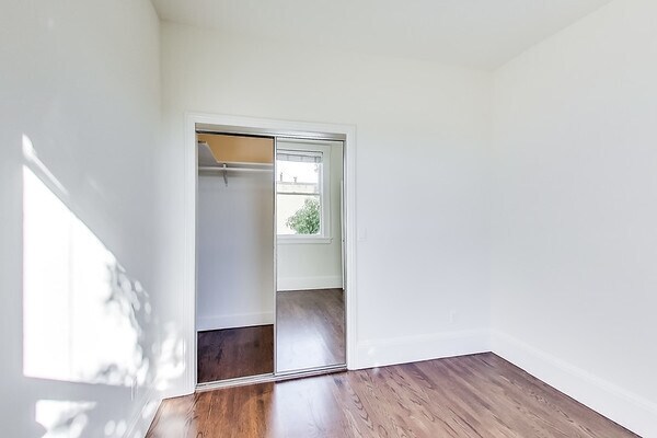 Building Photo - 1401 Jones St