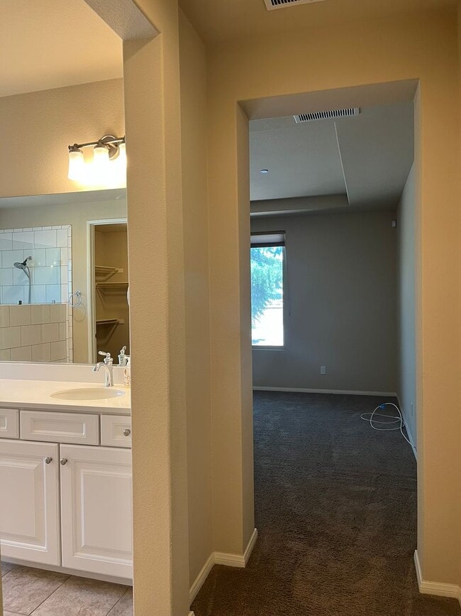 Building Photo - 3 bedroom 2 bathroom Home available in 55+...
