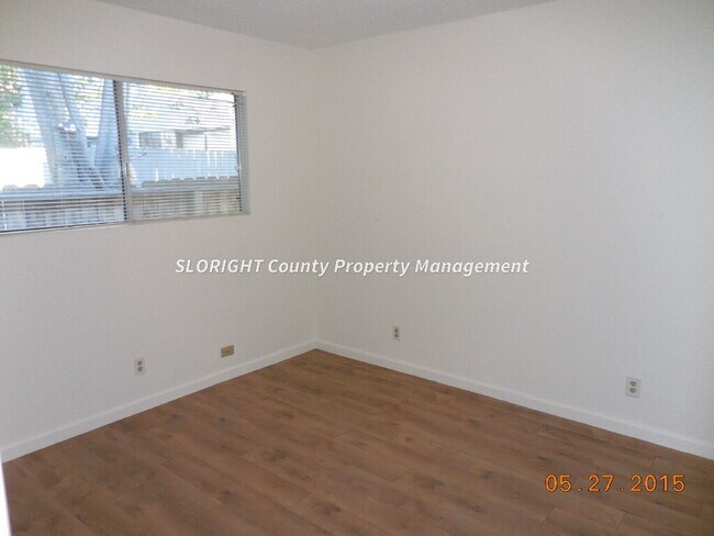 Building Photo - AVAILABLE DECEMBER - 2 bed / 1 Bath Single...