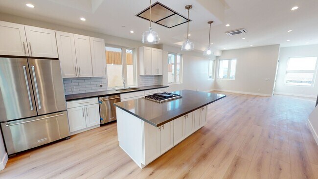 Building Photo - 212-214 IB Blvd.