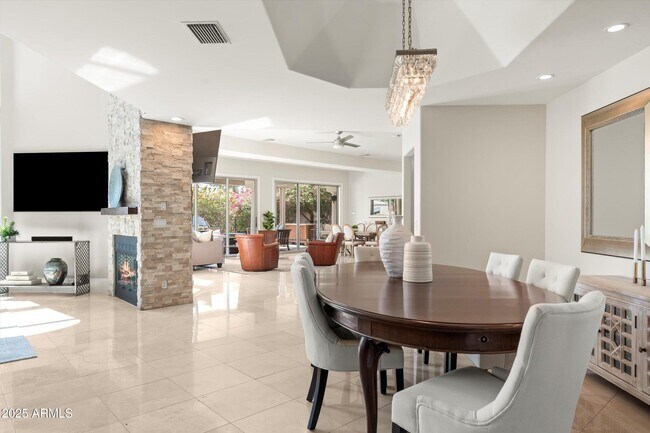 Building Photo - 1407 E Coral Cove Dr
