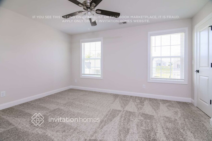 Building Photo - 501 Azalea Gaze Dr