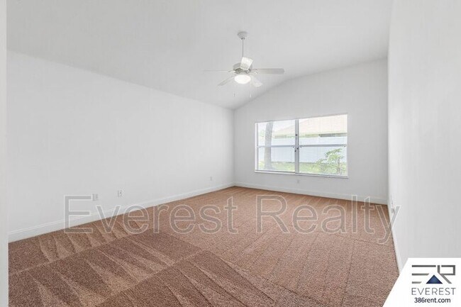 Building Photo - 13 Sleigh Bell Pl