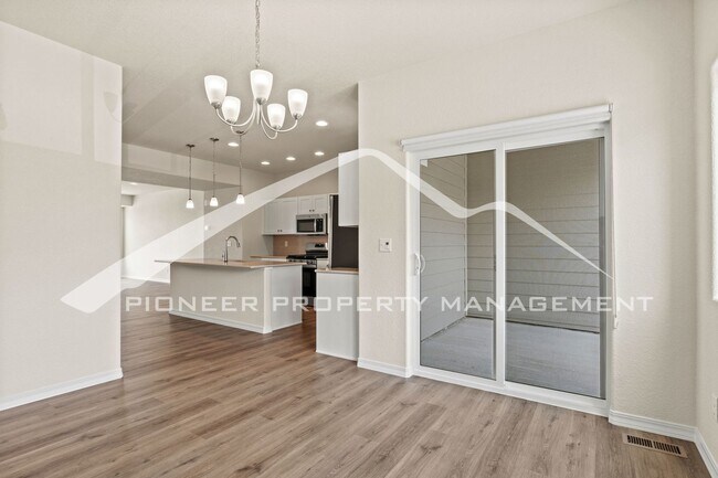 Building Photo - Modern 3-Bed + Office. Multi-Level Townhou...
