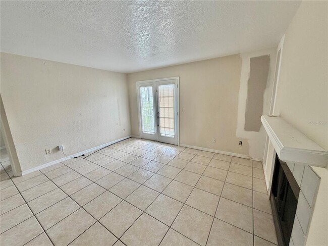 Building Photo - 2550 N Alafaya Trail