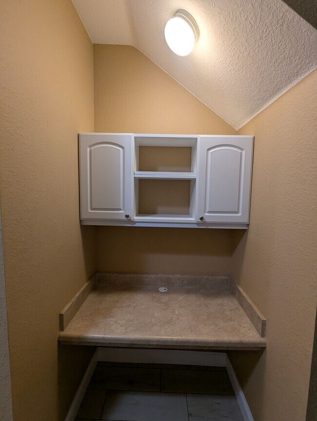 Building Photo - 2 Bedroom / 2.5 Bathroom Townhome – Magnolia Place
