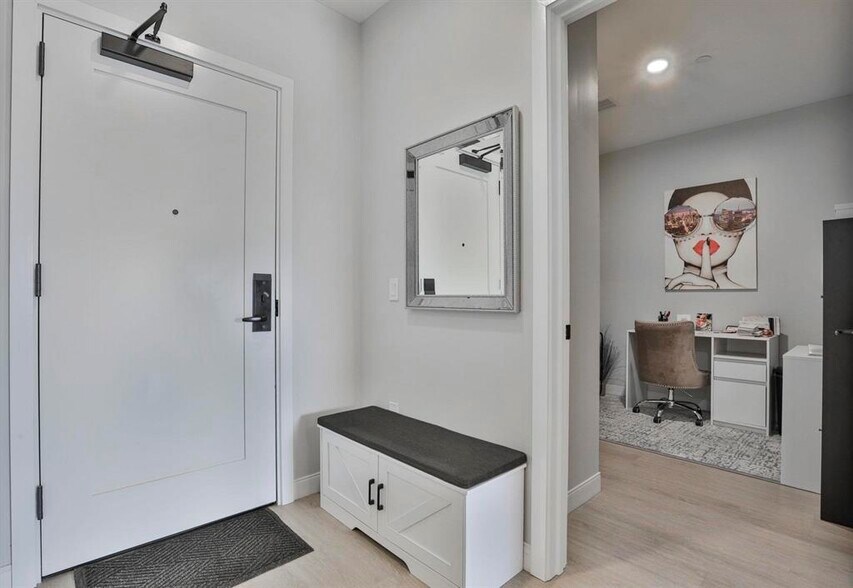 Building Photo - 18 Artisan Dr