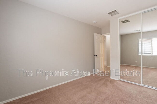 Building Photo - 2685 E Olivine Rd