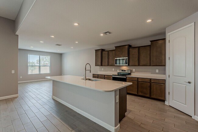Building Photo - Spacious New-Build Family Home!