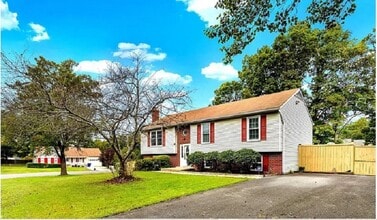 Building Photo - 136 Stevens Dr