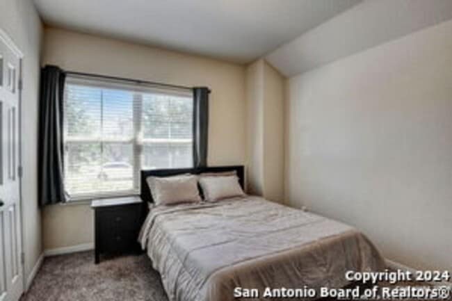 Building Photo - Super Nice Spacious Home with over 2600 sq ft in Parc at Escondido