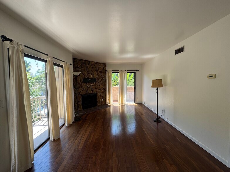 Building Photo - 10671 Wilkins Ave