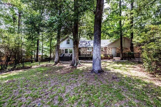 Building Photo - 1006 Amesbury Ct