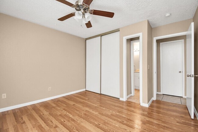 Building Photo - 2822 Great Lakes Ave