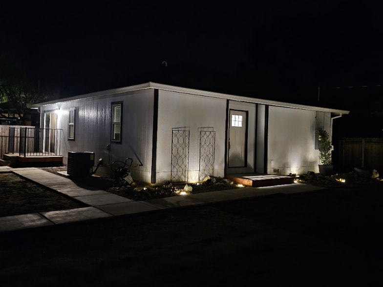 Building Photo - 9805 P St