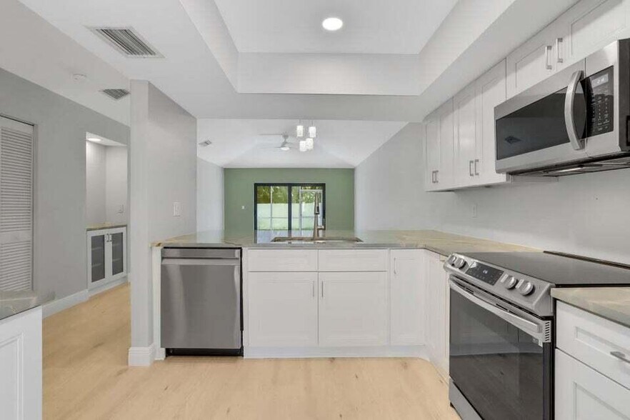 Building Photo - 3113 Kingswood Ter